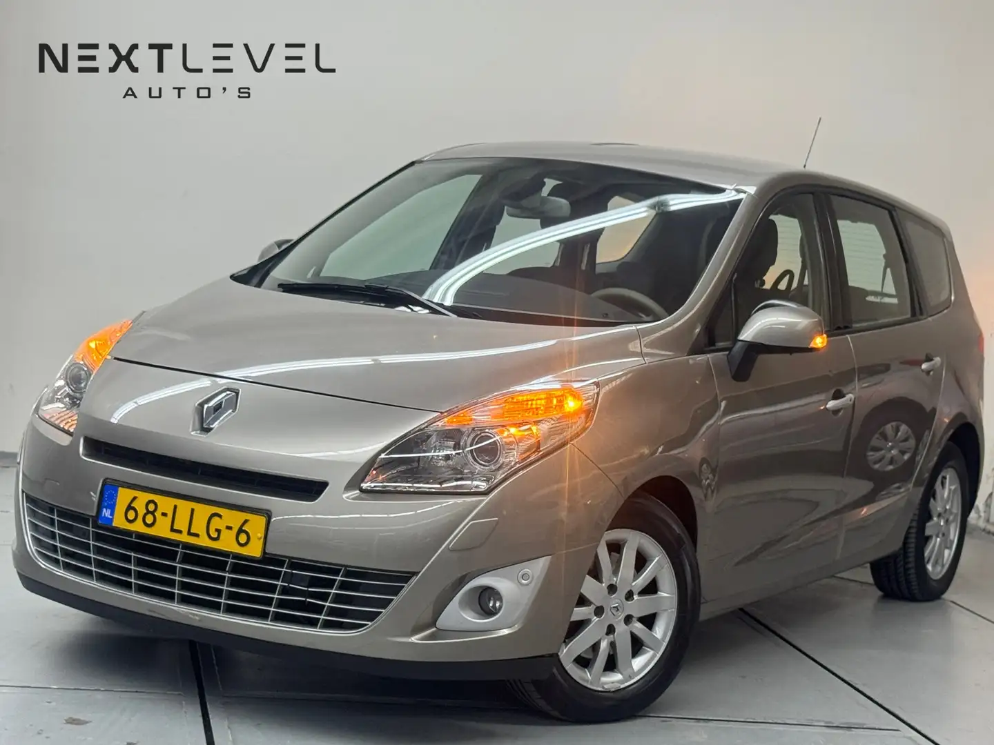 Renault Grand Scenic 2.0 Privilege Automaat Navi Cruise Lage KM Beige - 1