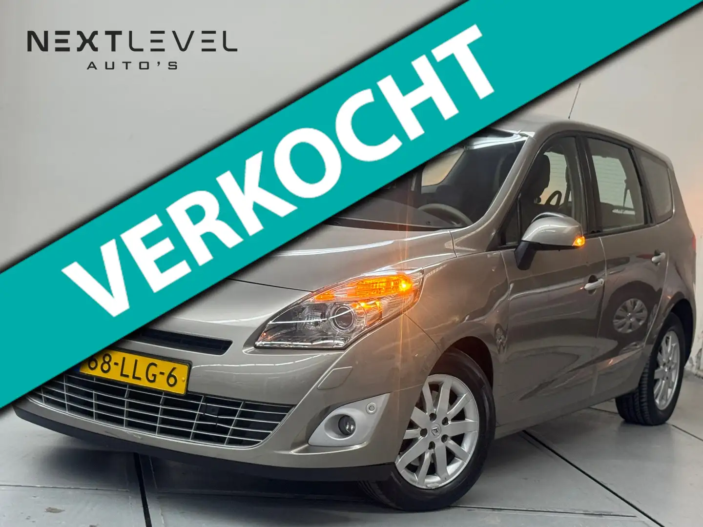 Renault Grand Scenic 2.0 Privilege Automaat Navi Cruise Lage KM bež - 1