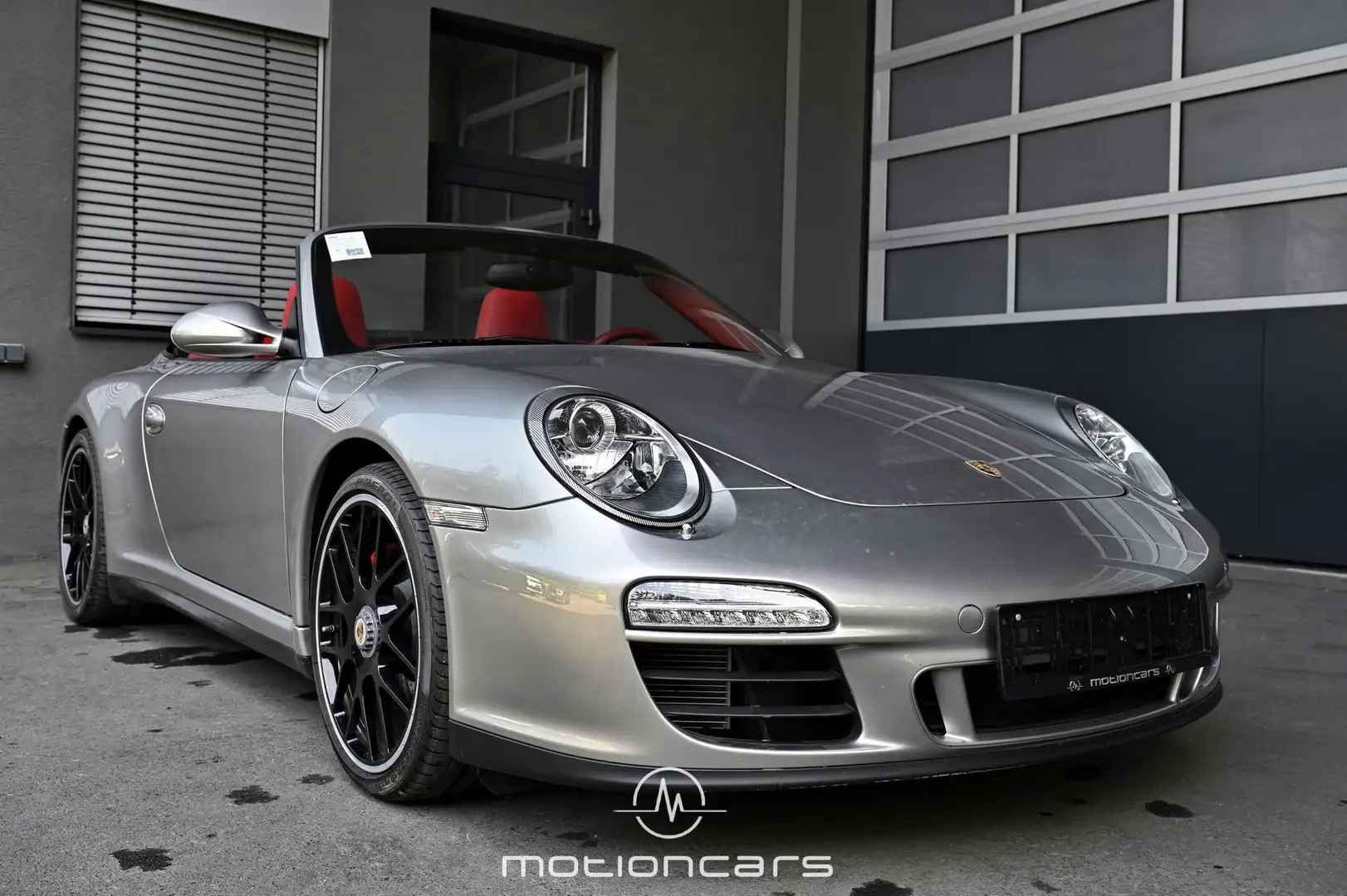 Porsche 997 911 3.8 GTS Cabrio EXP € 119.980,- Silber - 1