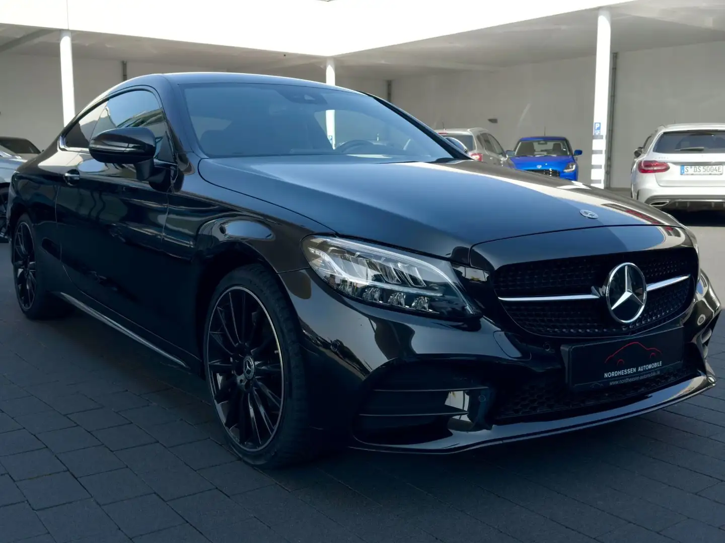 Mercedes-Benz C 200 Coupé 4Matic AMG Line Plus | Distronic Schwarz - 2