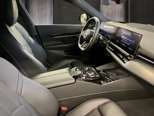BMW 520 d xDrive Touring G61 B47 Ansicht 6