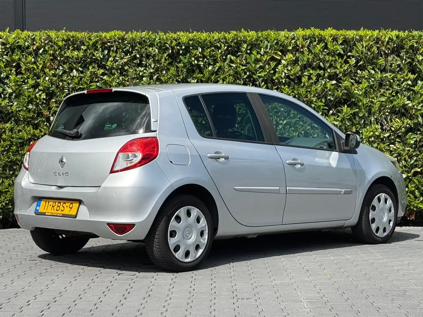 Renault Clio 1.5 dCi Authentique, NIEUW MODEL, INRUILKOOPJE, NL Grijs - 2