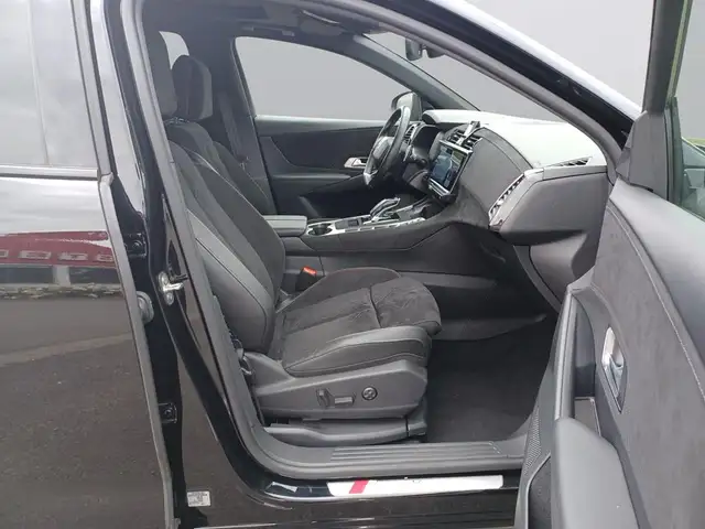 DS Automobiles DS 7 view 12