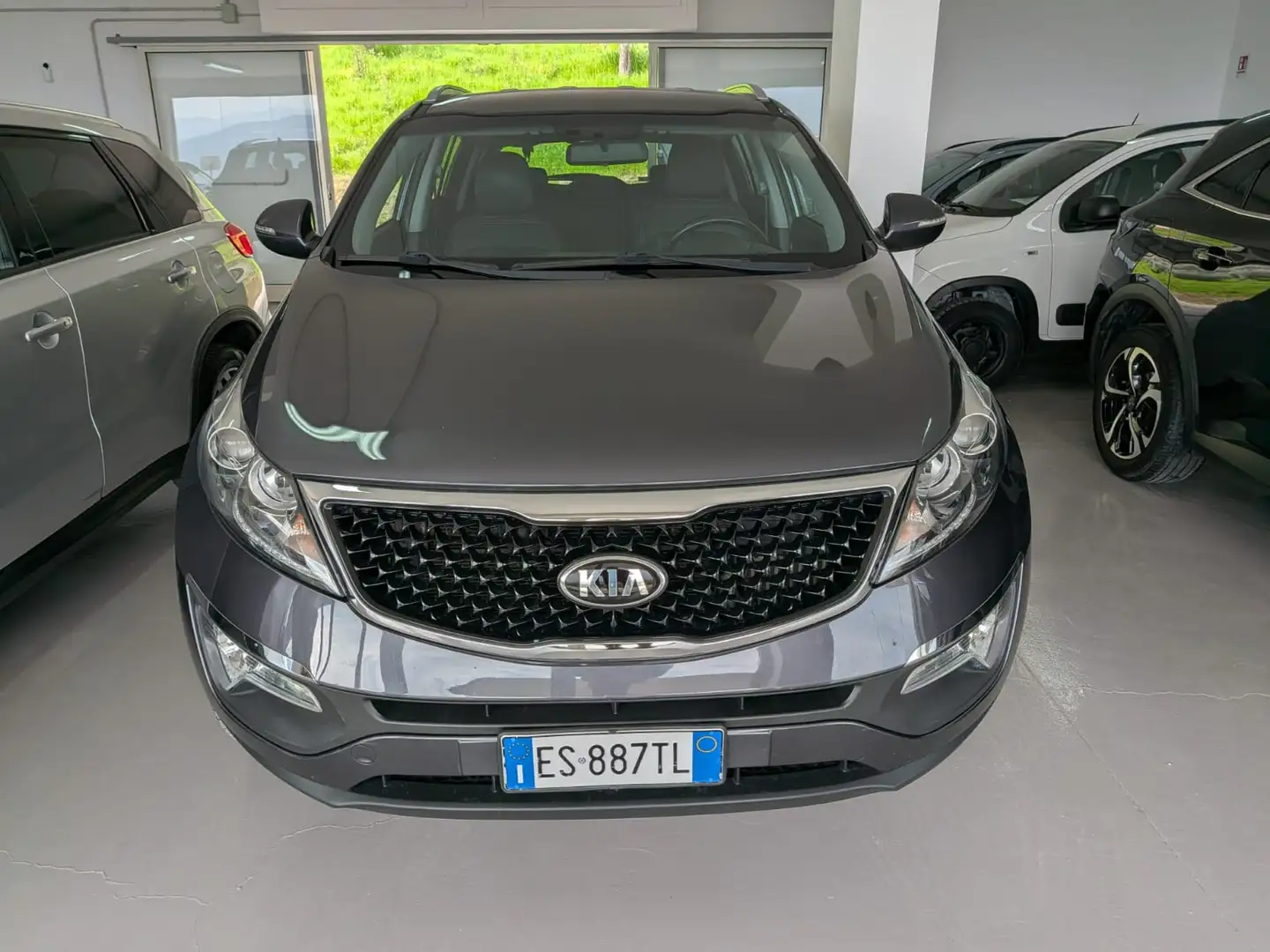 Kia Sportage Sportage III 2010 1.7 crdi Cool 2wd FL Grau - 2