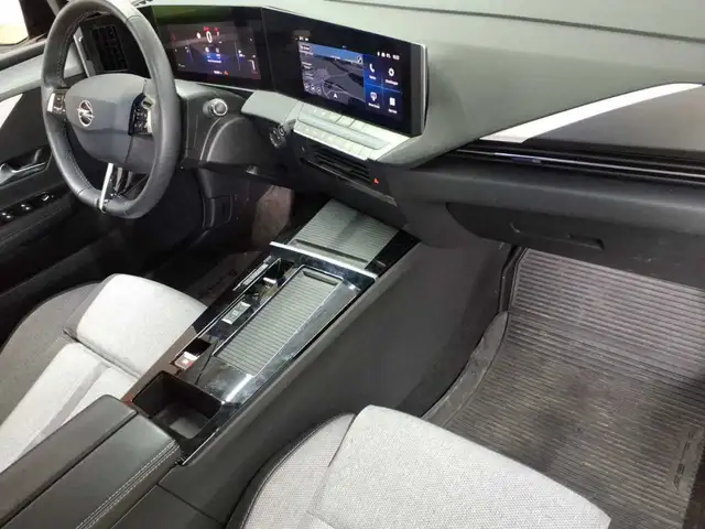 Opel Astra view 9