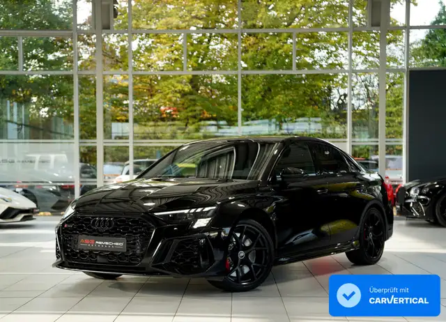 Audi RS3 q. Limousine 1.Hand *RS Sitze*S AGA Matrix
