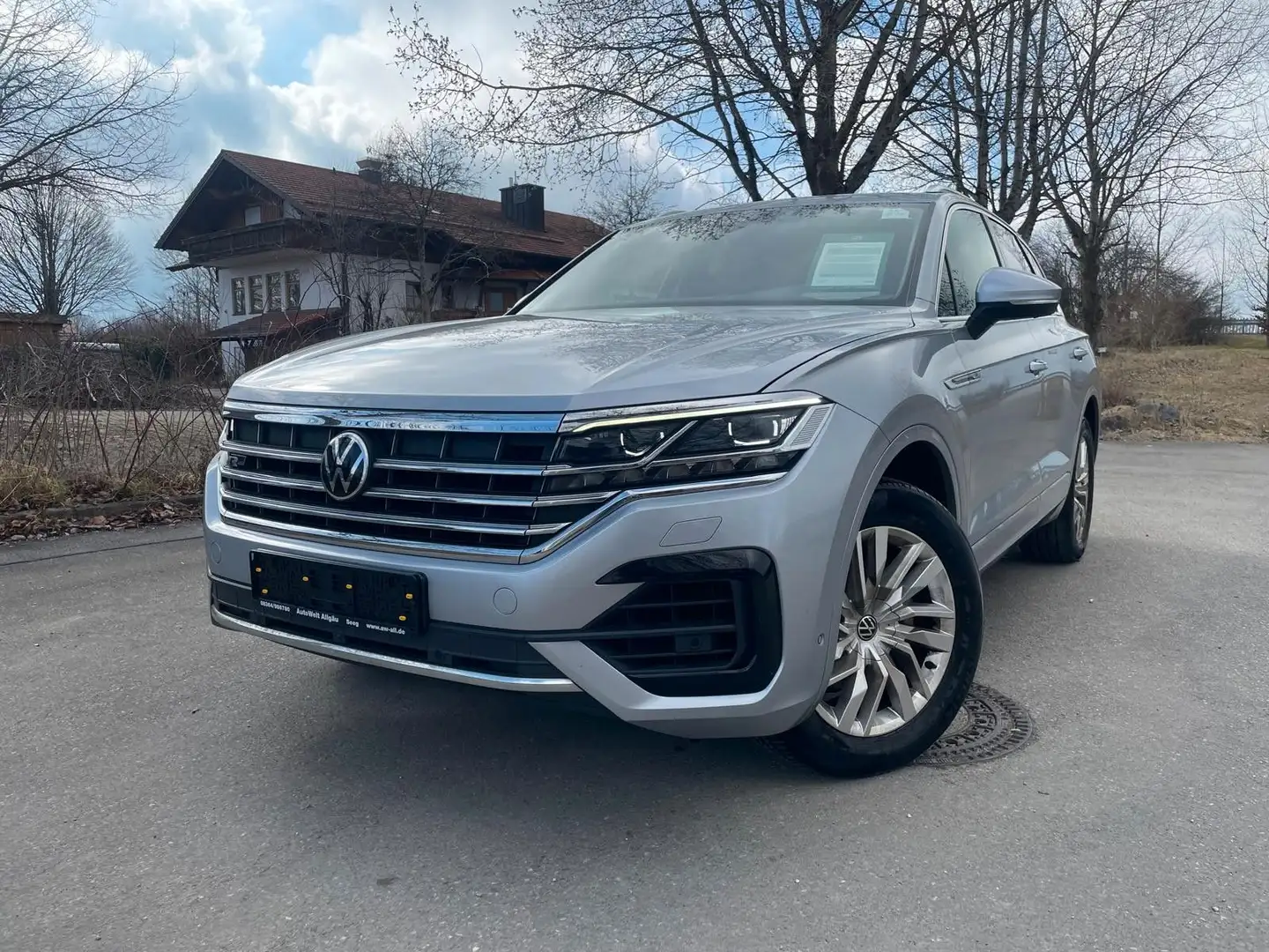Volkswagen Touareg 3.0 V6 TDI Atmosphere/R line/Navi/19Zoll Argent - 1