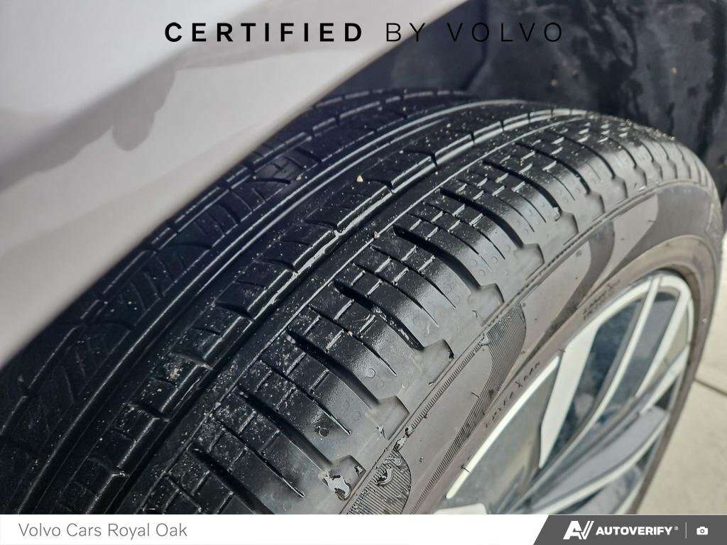 2026 Volvo XC90 Ultra Bright Theme thumb 7