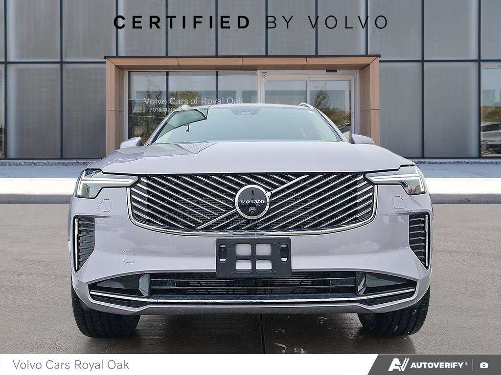 2026 Volvo XC90 Ultra Bright Theme alt 2