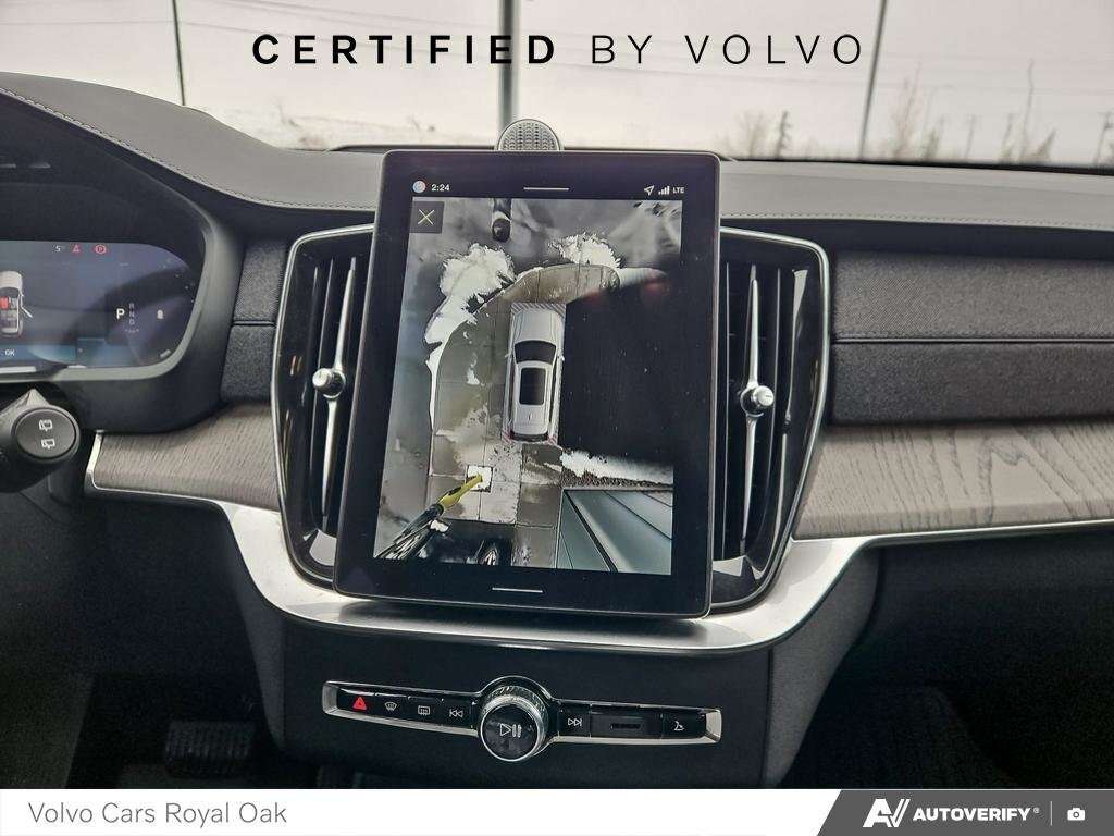2026 Volvo XC90 Ultra Bright Theme thumb 19