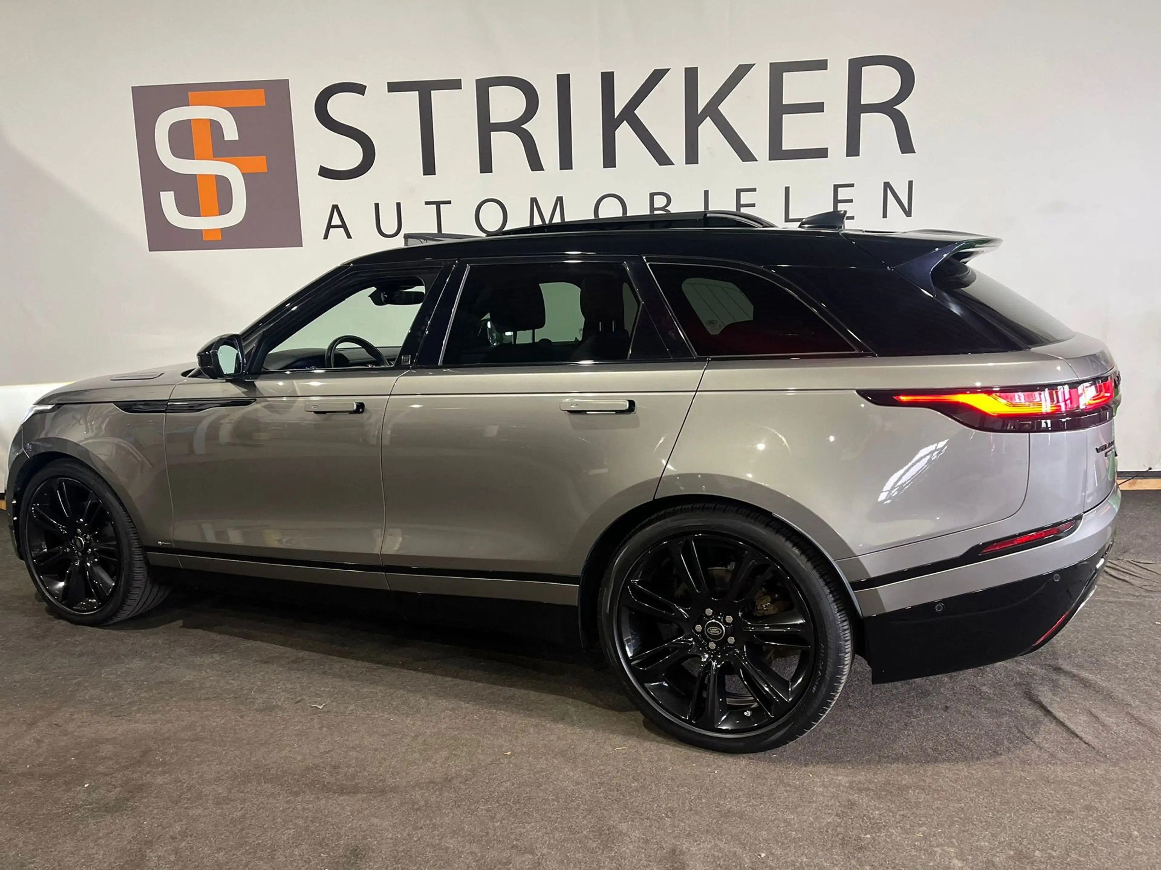 Land Rover Range Rover Velar 2.0 P300 Turbo AWD R-Dynamic HSE — photo 9