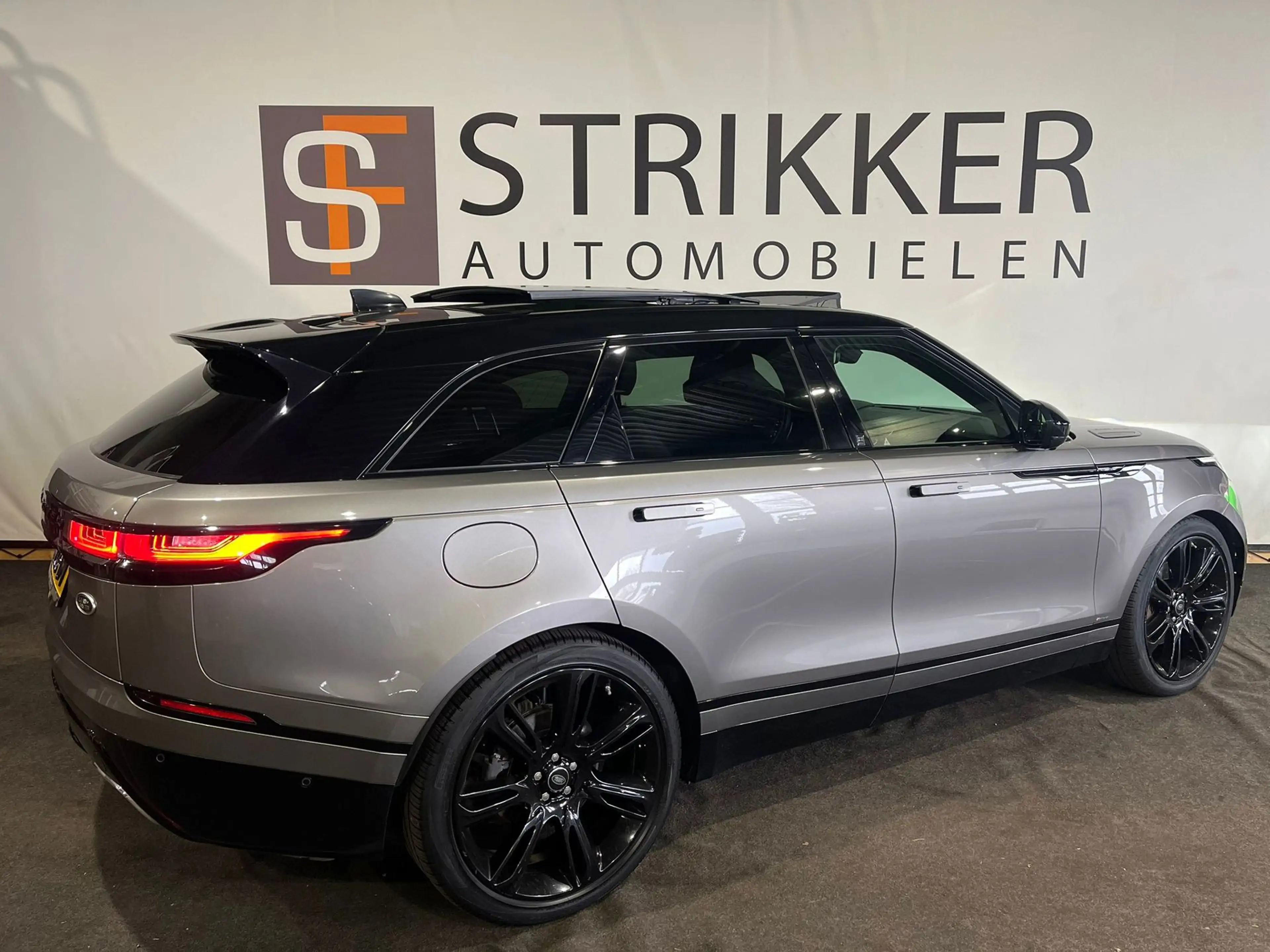 Land Rover Range Rover Velar 2.0 P300 Turbo AWD R-Dynamic HSE — photo 7
