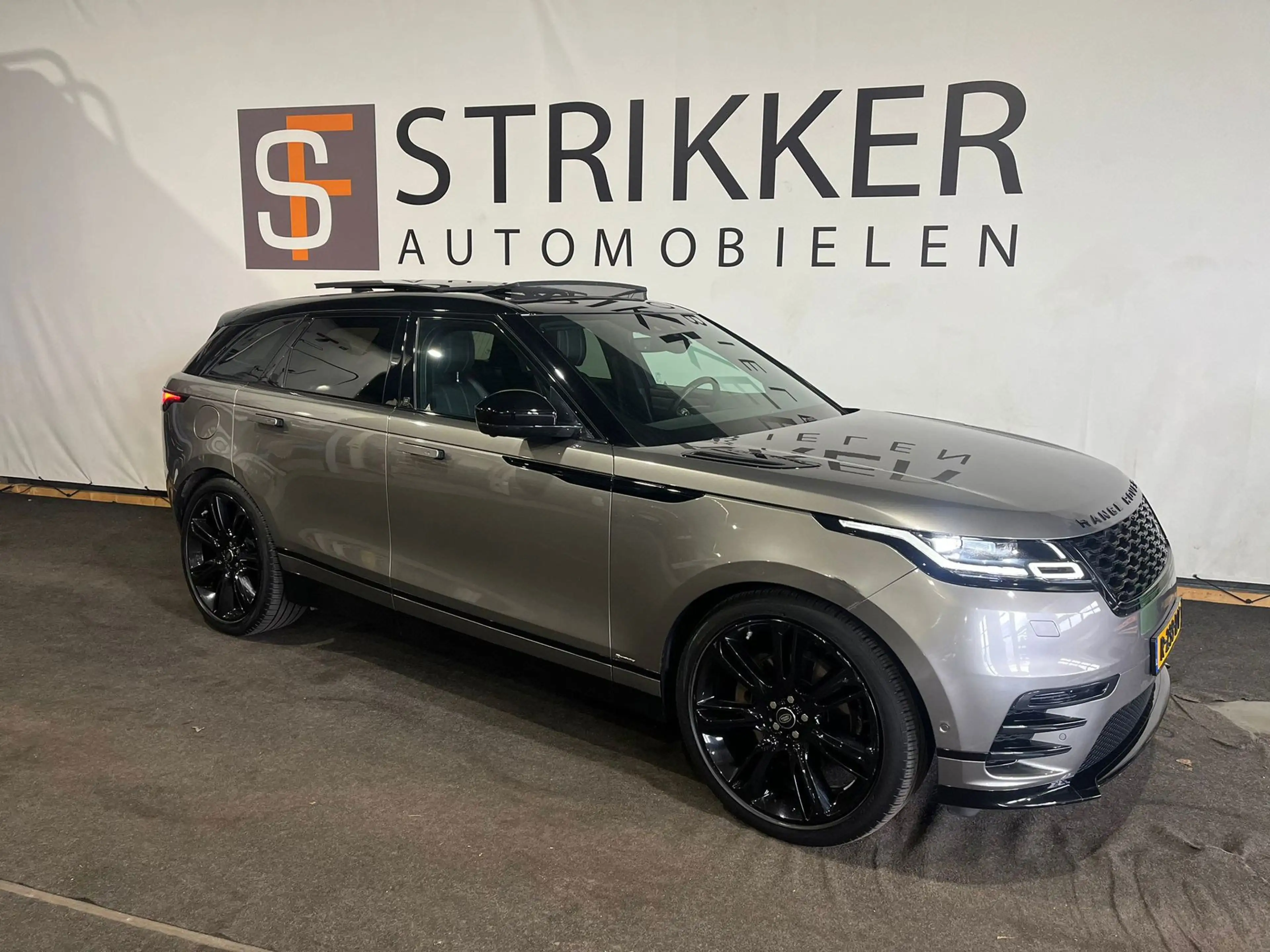 Land Rover Range Rover Velar 2.0 P300 Turbo AWD R-Dynamic HSE — photo 2