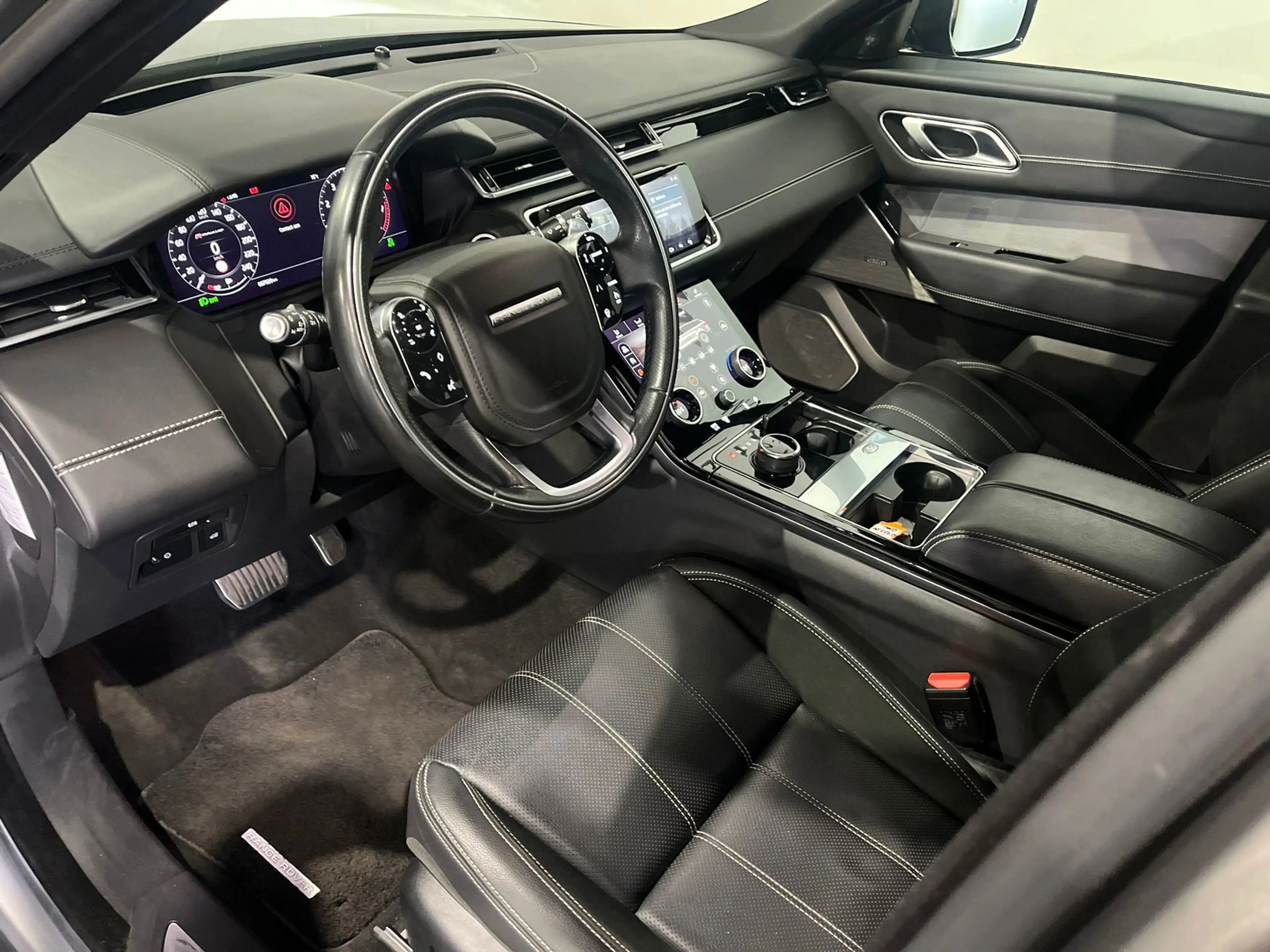 Land Rover Range Rover Velar 2.0 P300 Turbo AWD R-Dynamic HSE — photo 12