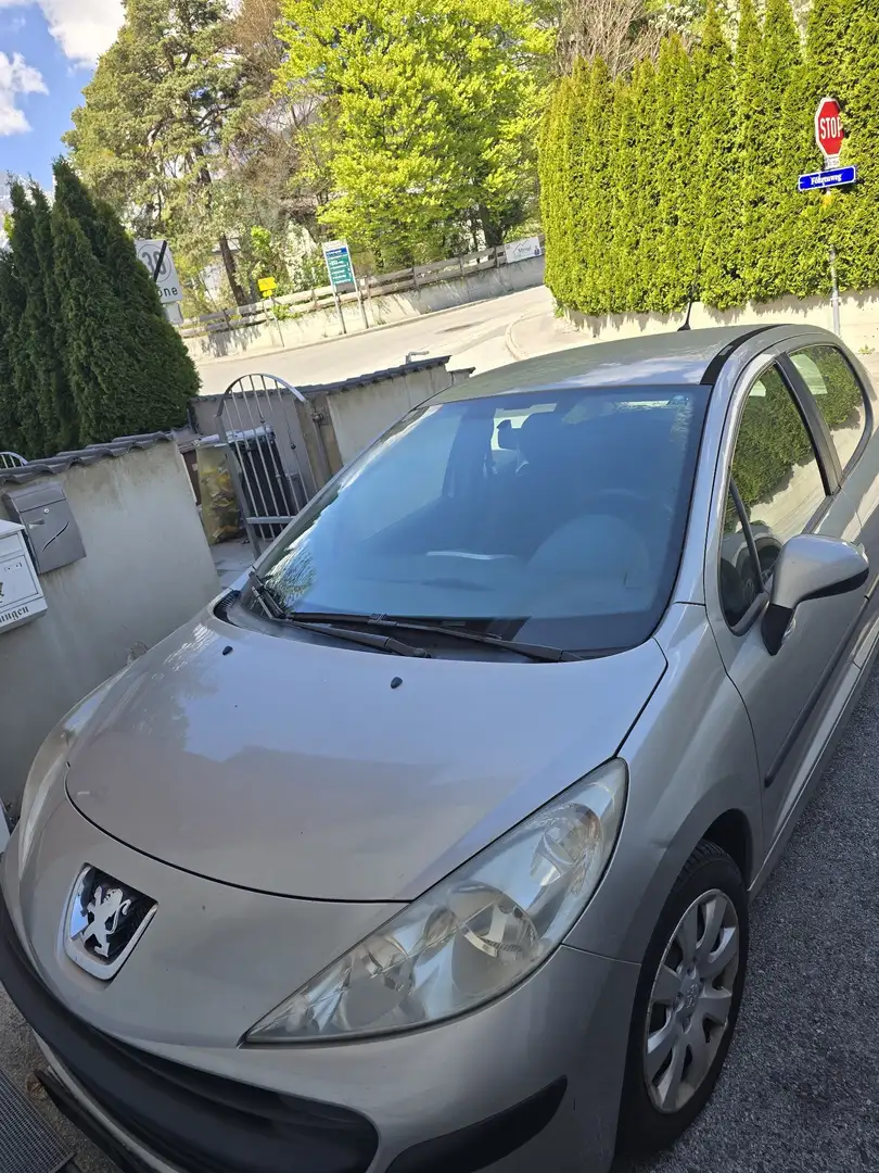 Peugeot 207 Trendy 1,4 HDi 70 - 1