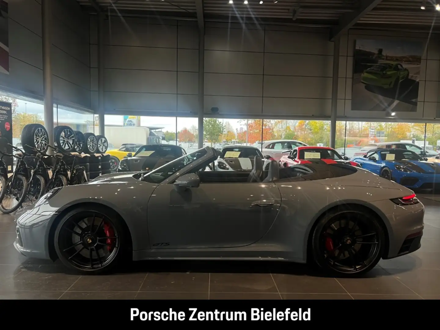 Porsche 992 911 Carrera GTS Cabrio InnoDrive LED-Matrix Grau - 2