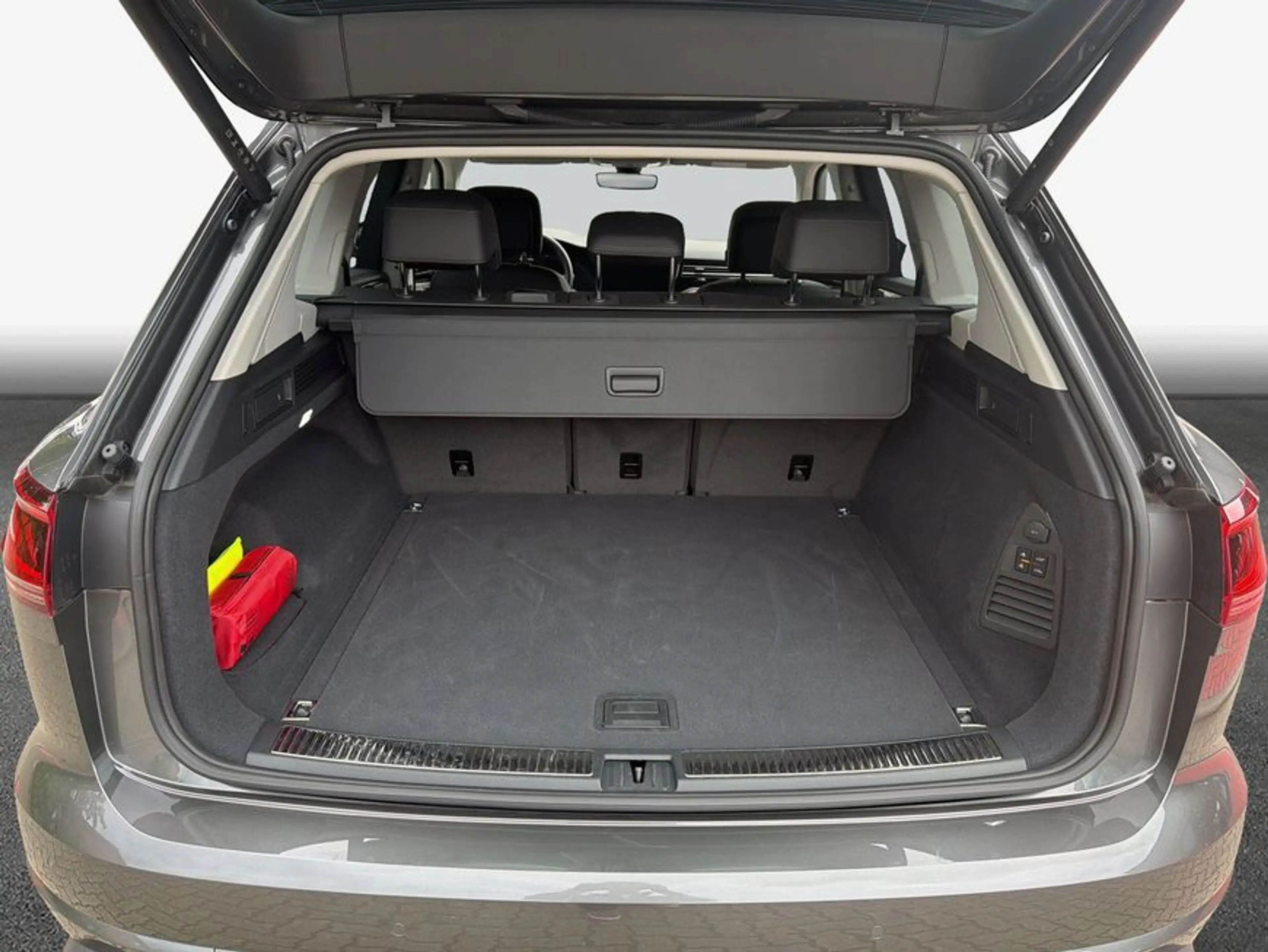 Volkswagen Touareg 3.0 TDI Tip. Elegance AHK/IQ.Drive/Leder — photo 8