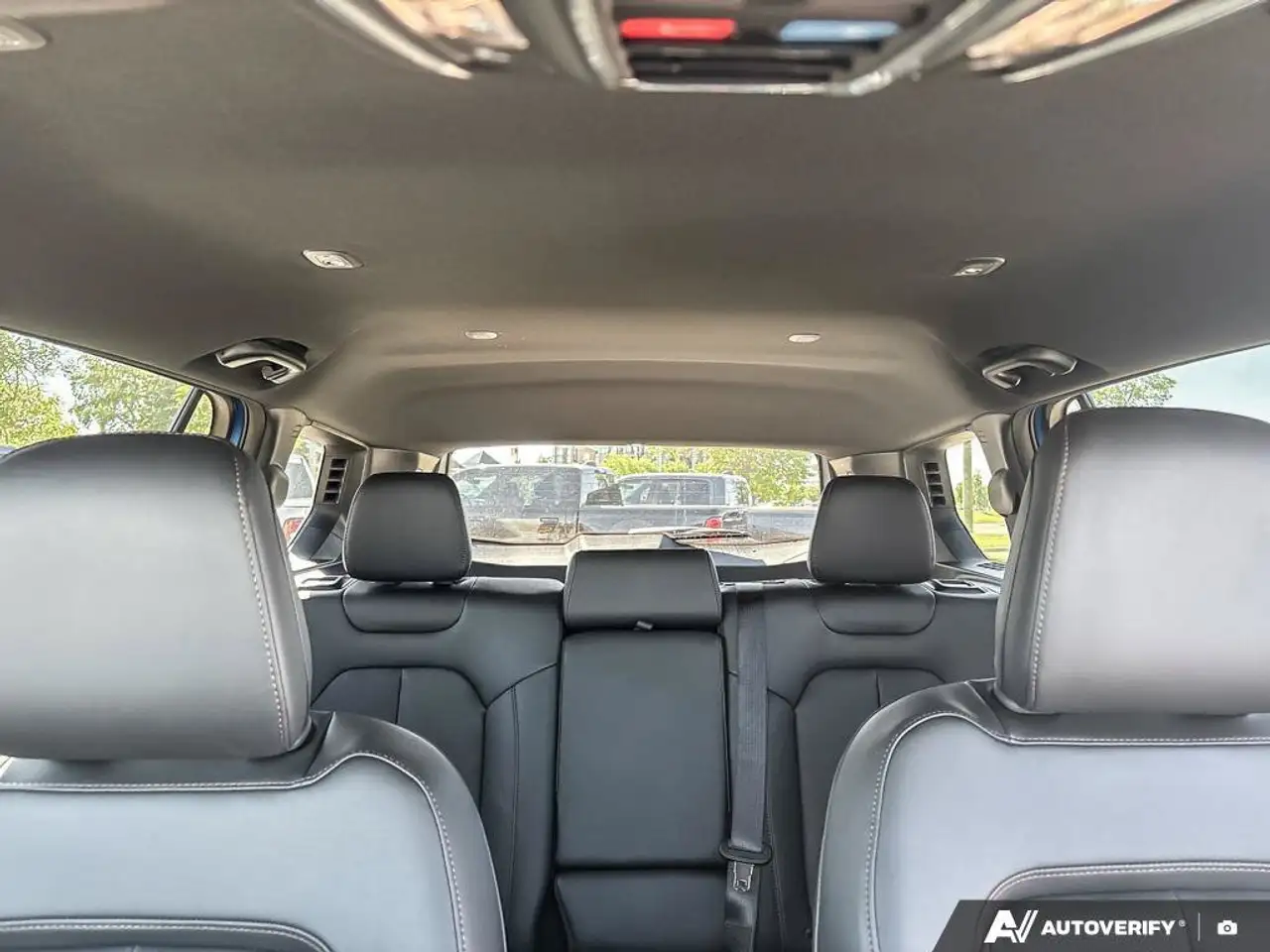 Jeep Cherokee photo Jeep Cherokee