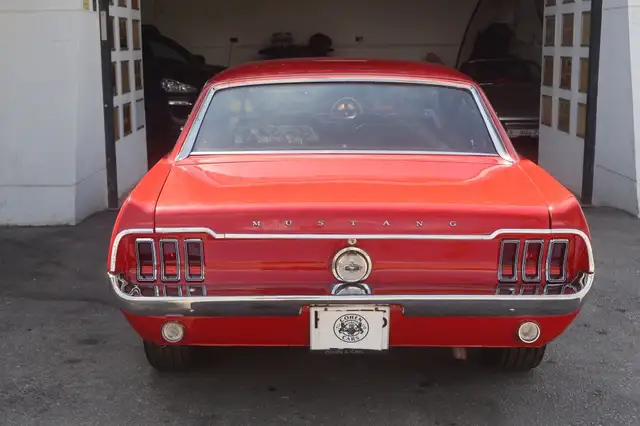 Ford Mustang view 6