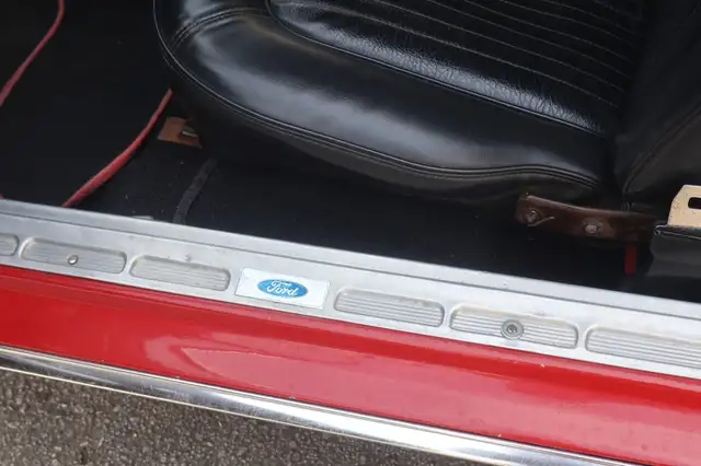 Ford Mustang view 11