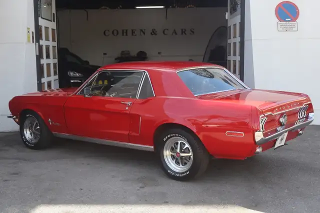 Ford Mustang view 7