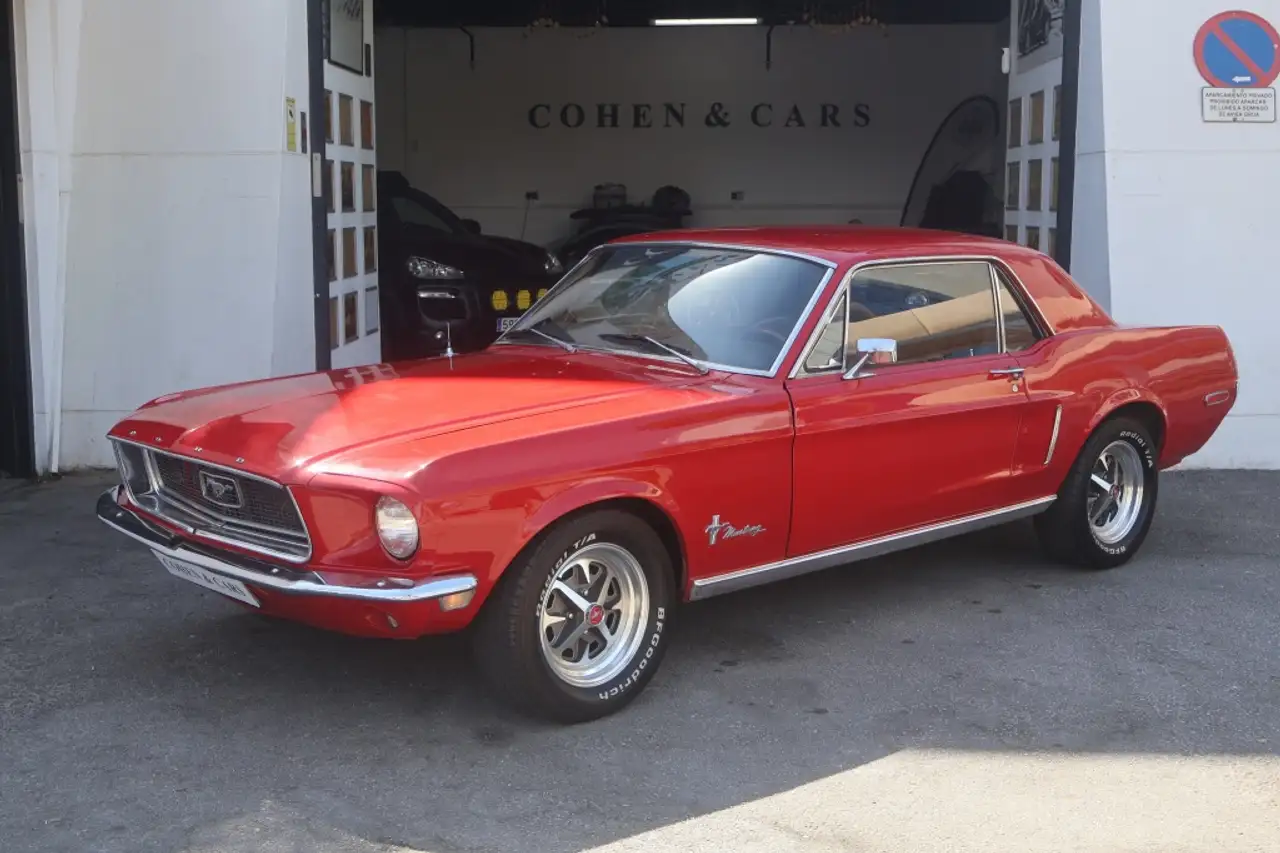 Ford Mustang Aut., foto 2