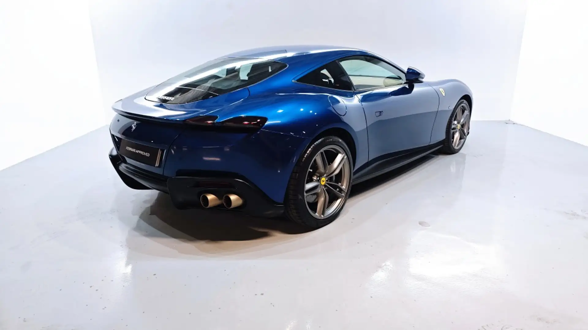 Ferrari Roma Azul - 2