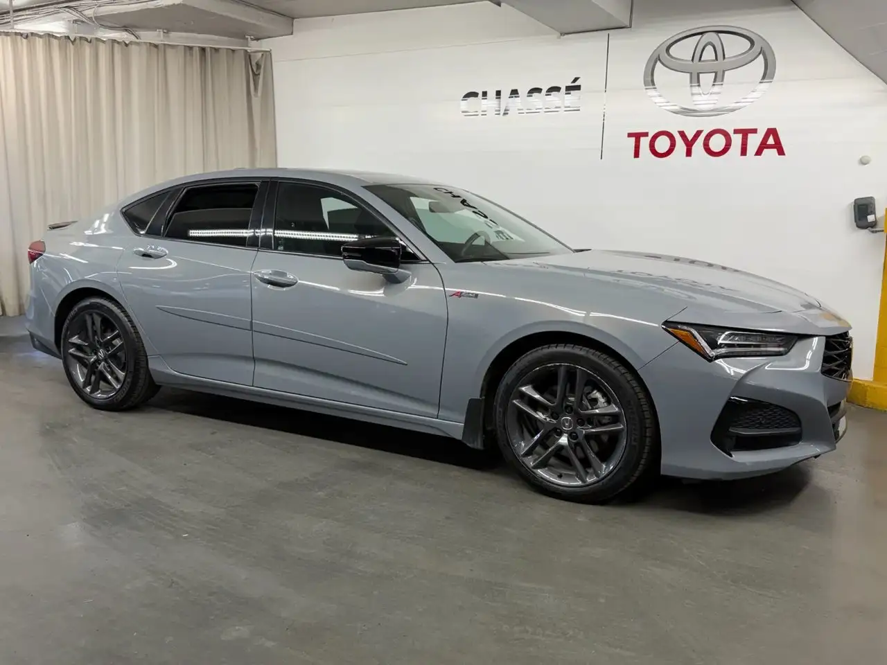 2025 Acura TLX
