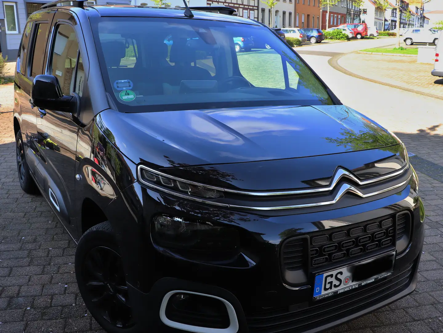 Citroen Berlingo Berlingo Kombi Diesel M BlueHDi 130 SHINE Černá - 1