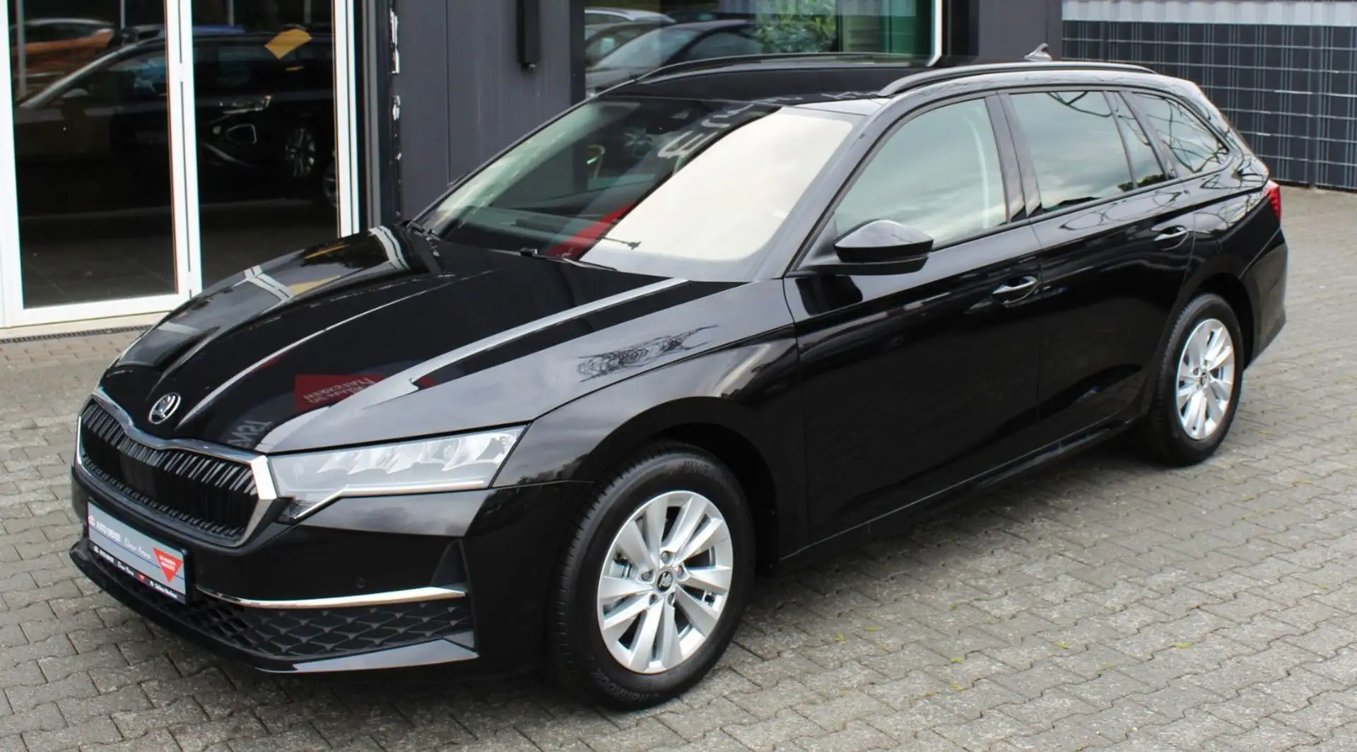 Skoda Octavia Combi 1.5 TSI, 110 kW Selection, 130 Jah Schwarz - 1