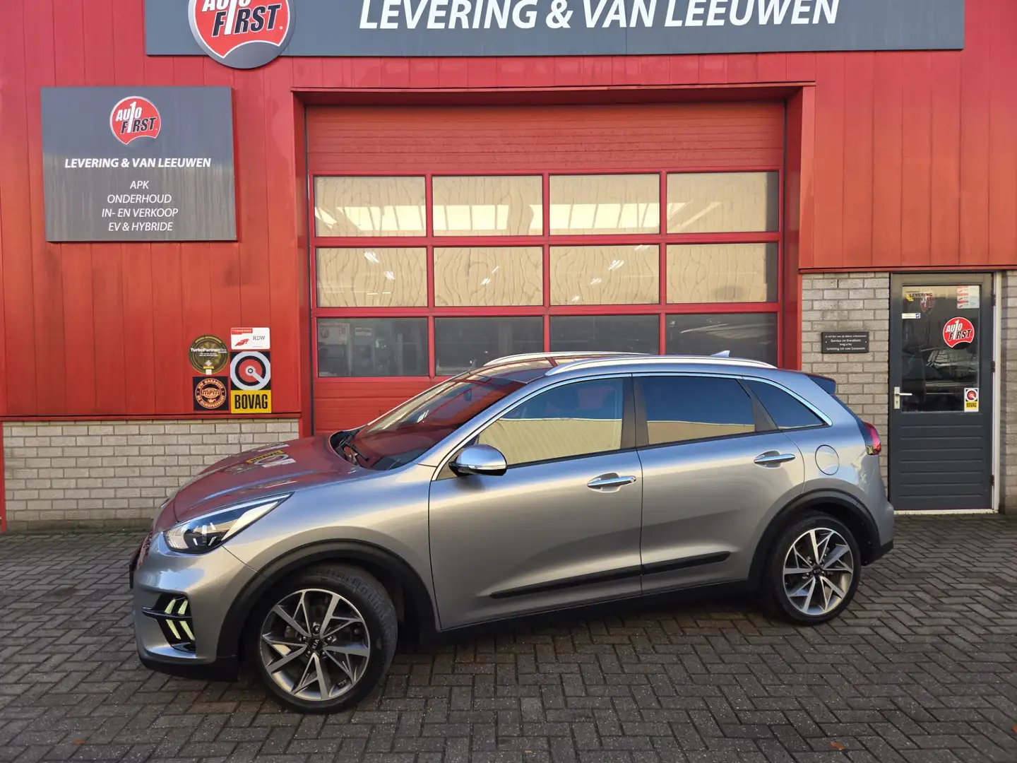 Kia Niro 1.6 GDi Hybrid Style Automaat Parkeersensoren acht Gris - 1