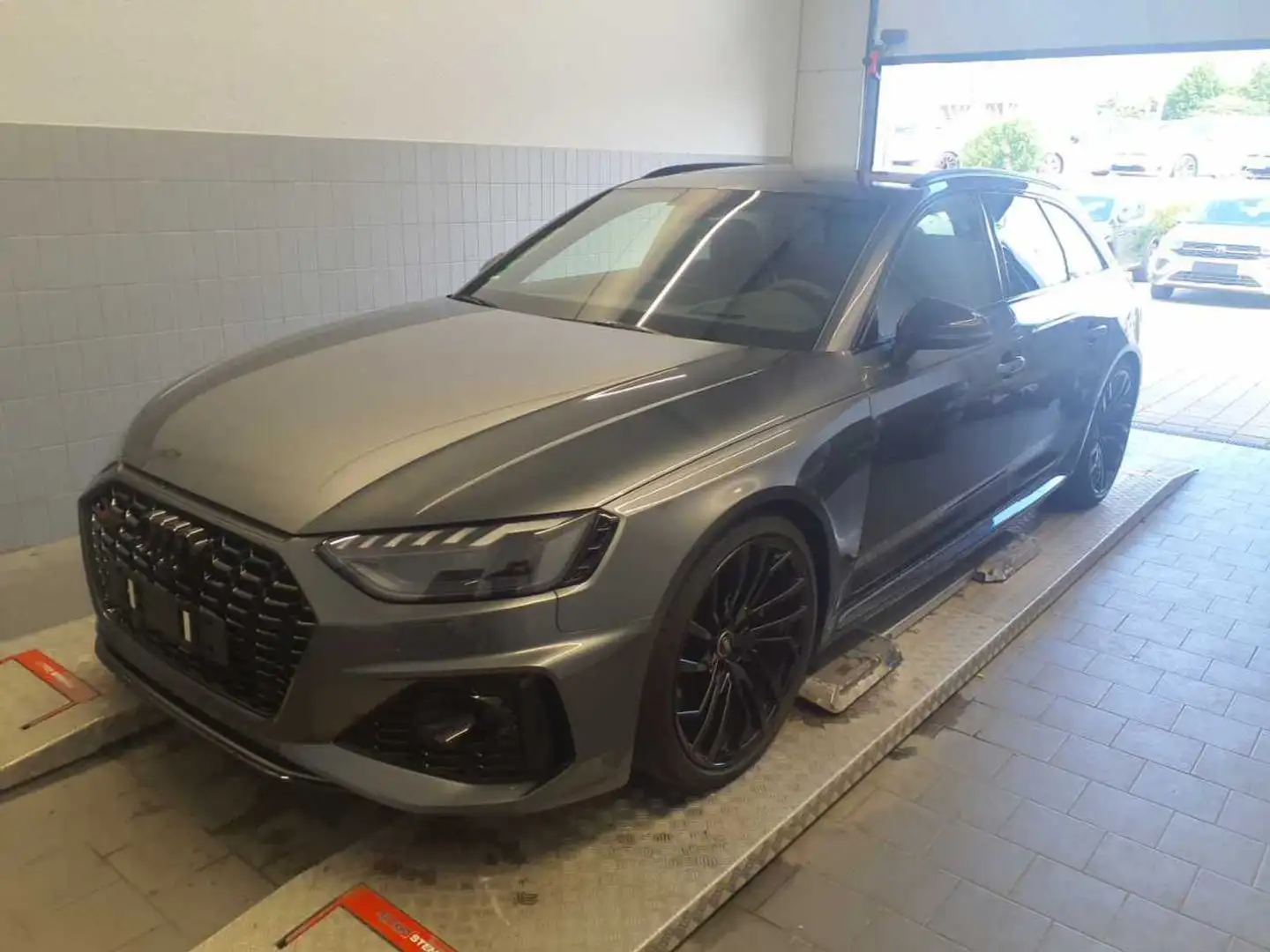 Audi RS4 Avant Black Pano RS-AGA Matrix RS-Dynamik B&O Grau - 2