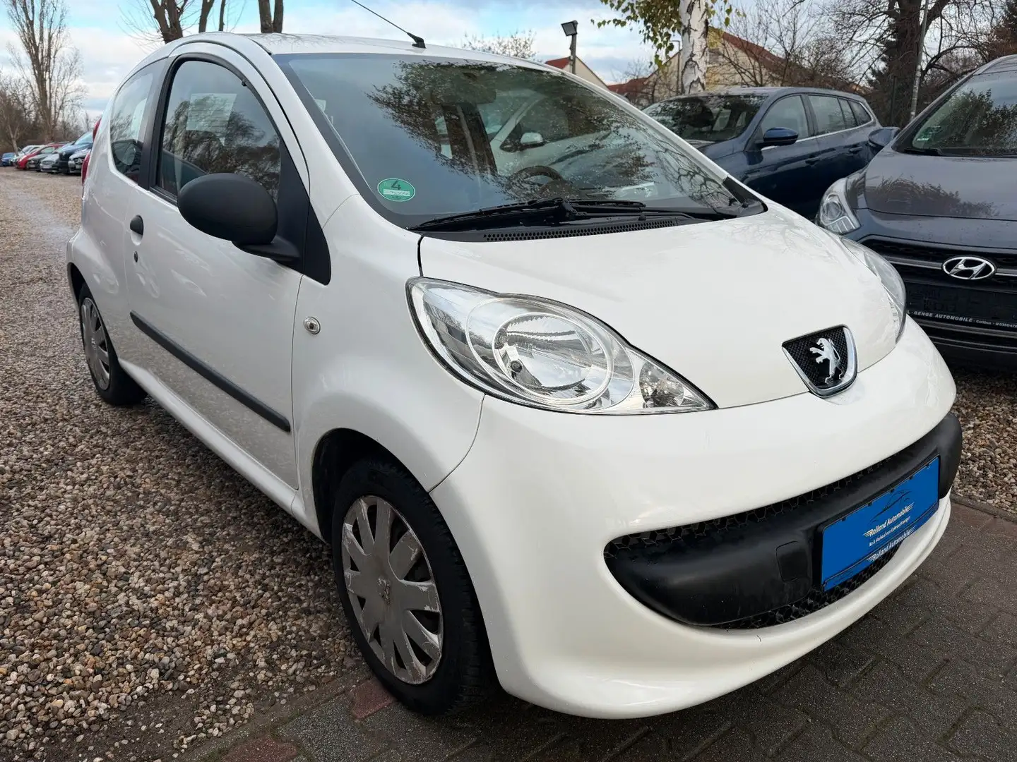Peugeot 107 Petit Filou*2.HD*ZV*AllWR*TÜV NEU Weiß - 2