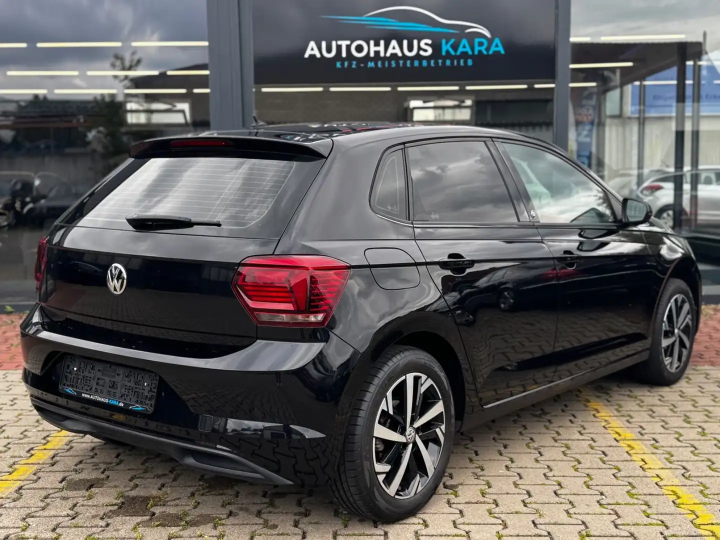 Volkswagen Polo VI beats Schwarz - 2
