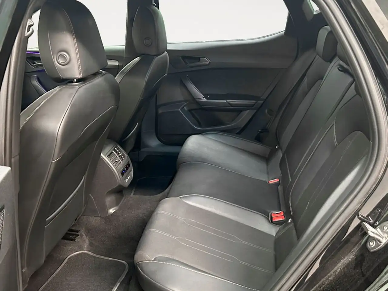 2024 CUPRA Leon 1.5 eTSI 110 DSG, photograph 11