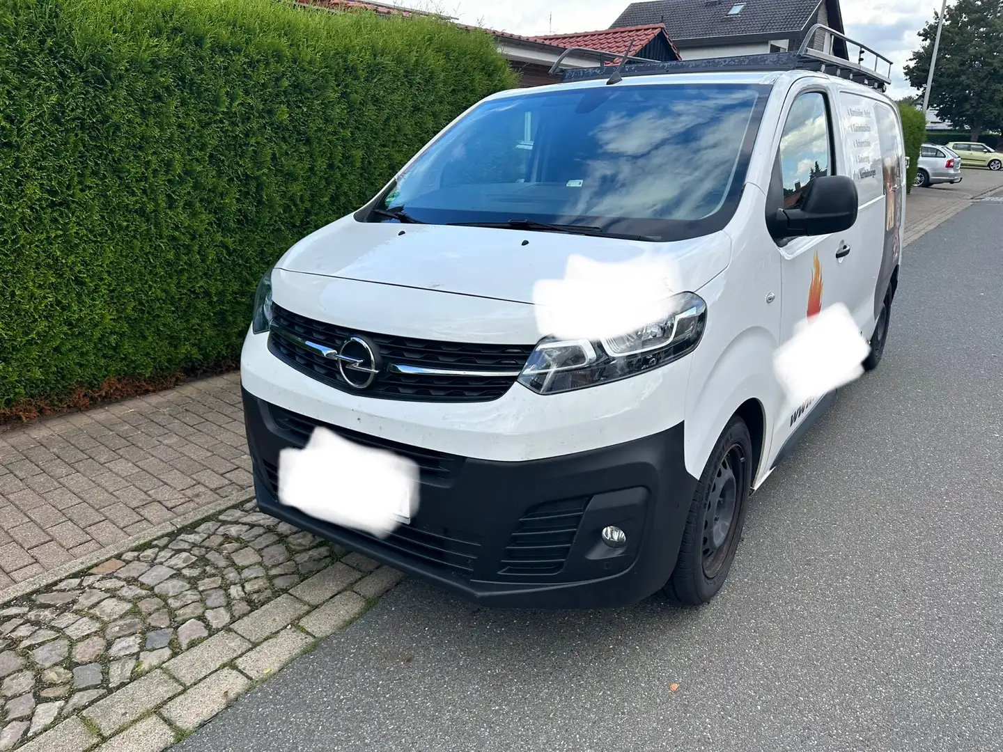 Opel Vivaro 2.0 D Cargo M EHZ Edition Weiß - 1