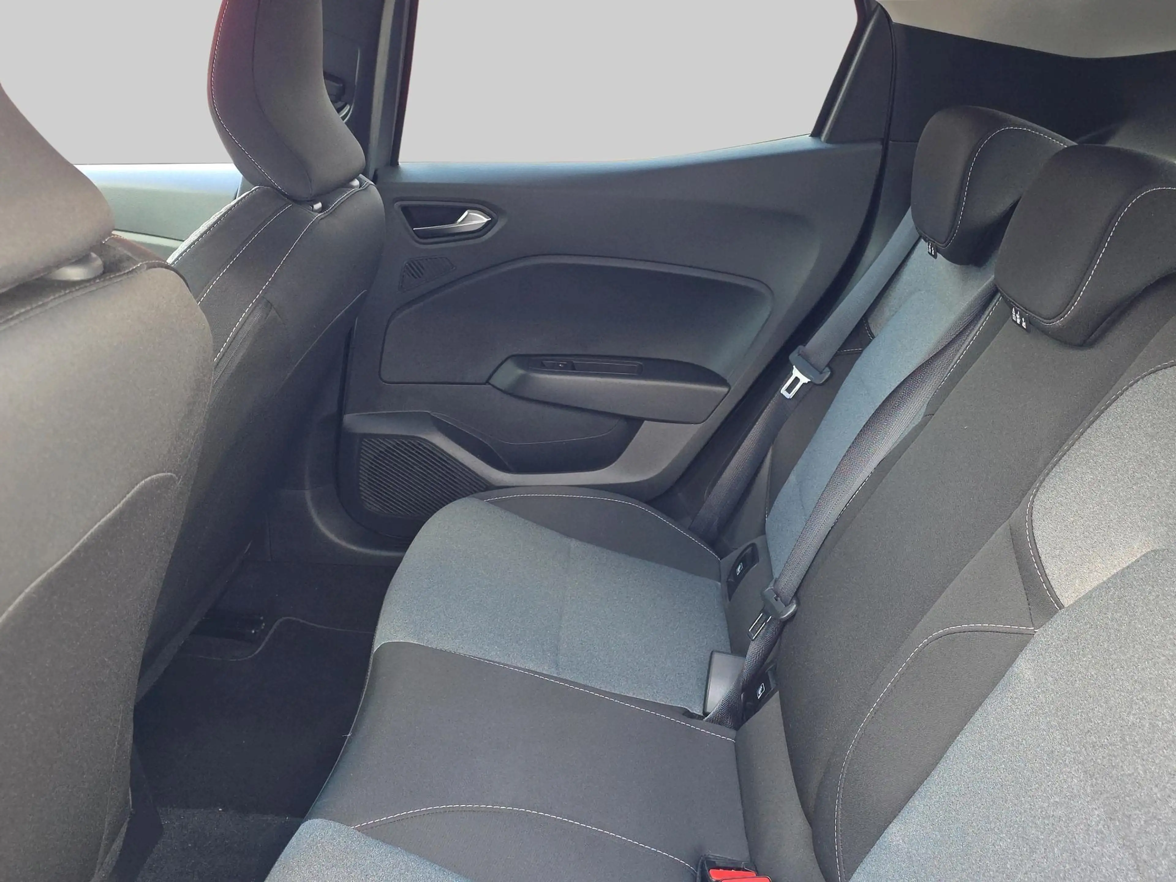 Mitsubishi Colt 1.0T MT Intense — photo 6