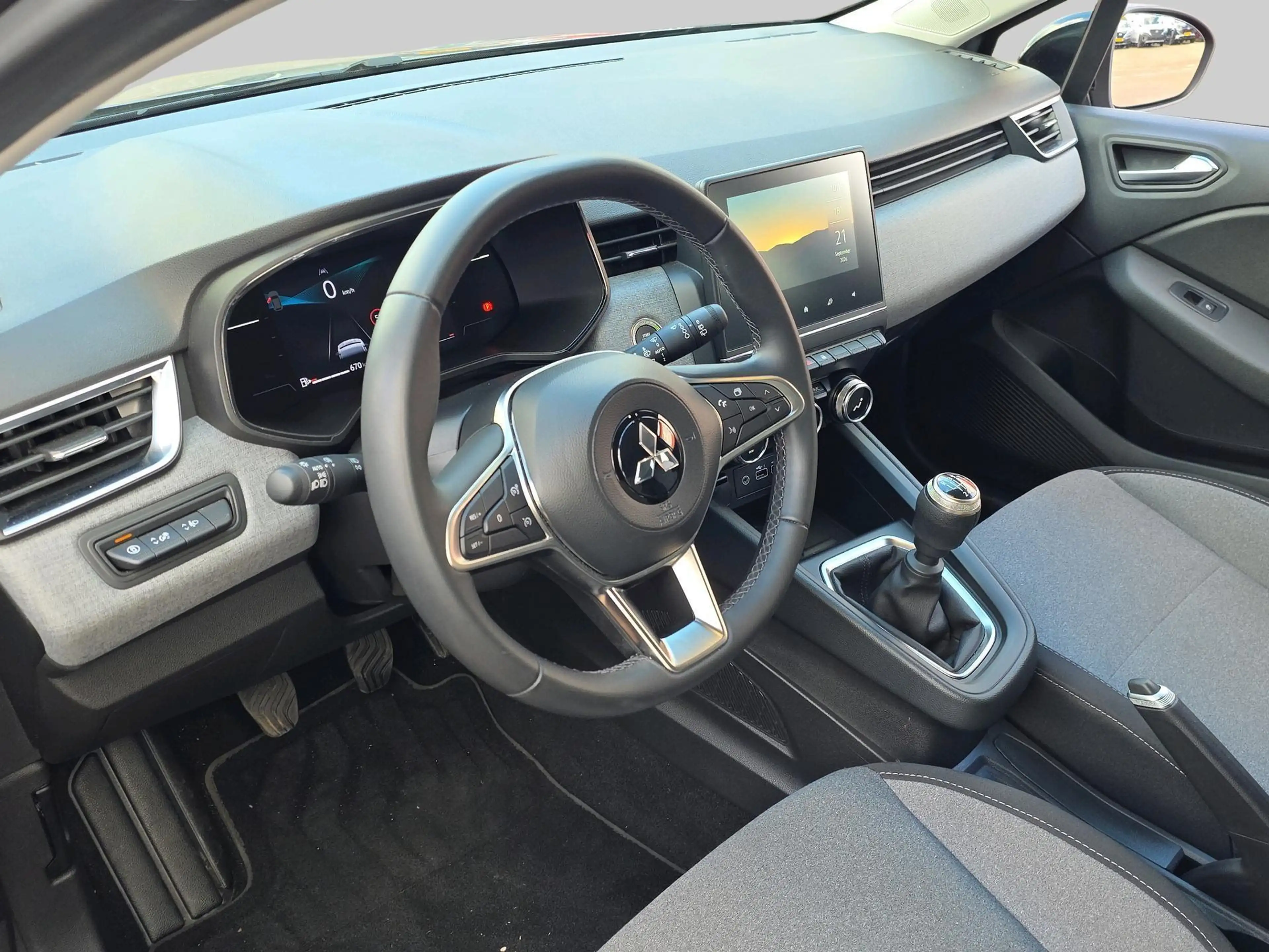 Mitsubishi Colt 1.0T MT Intense — photo 4