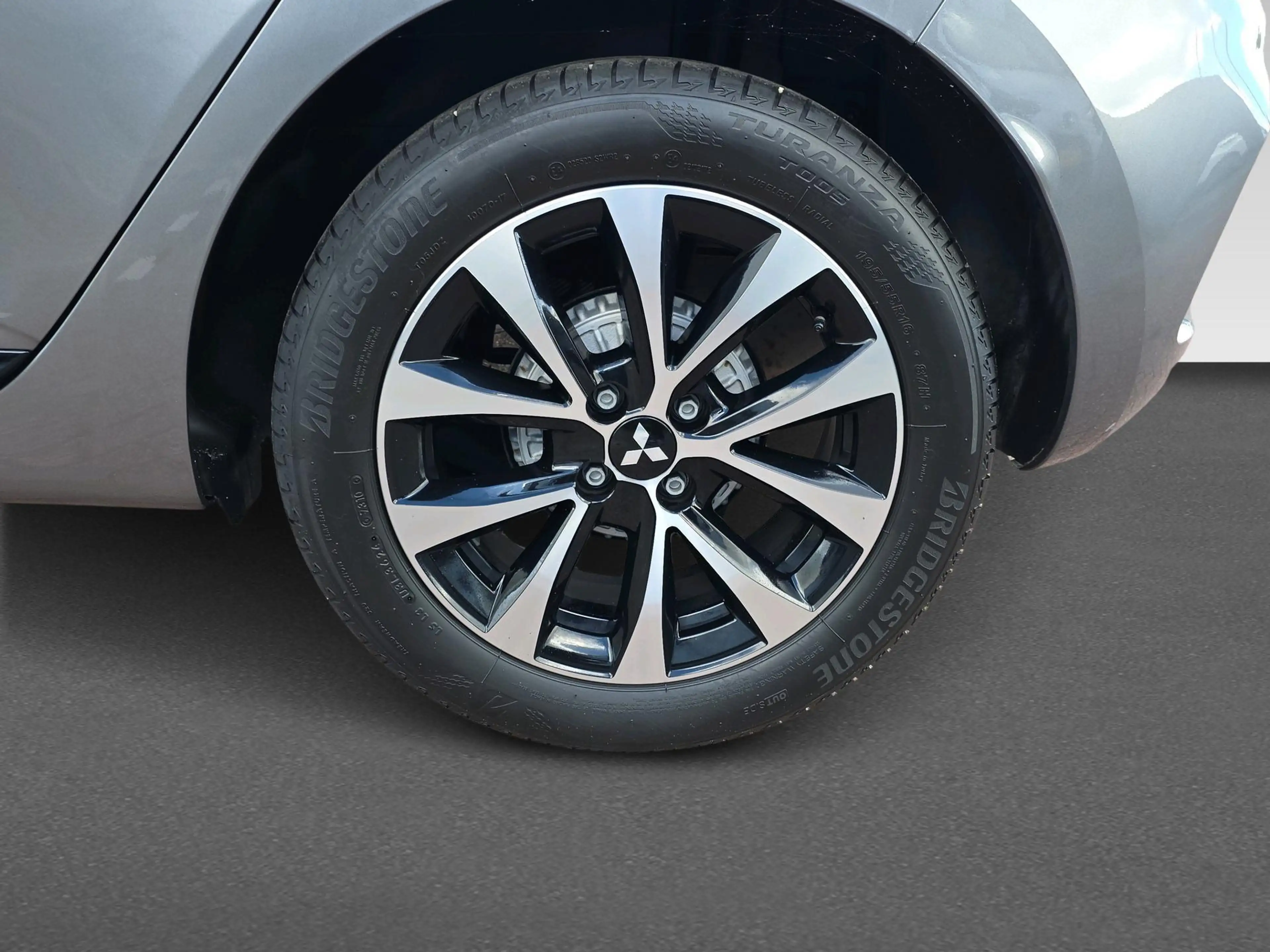 Mitsubishi Colt 1.0T MT Intense — photo 11