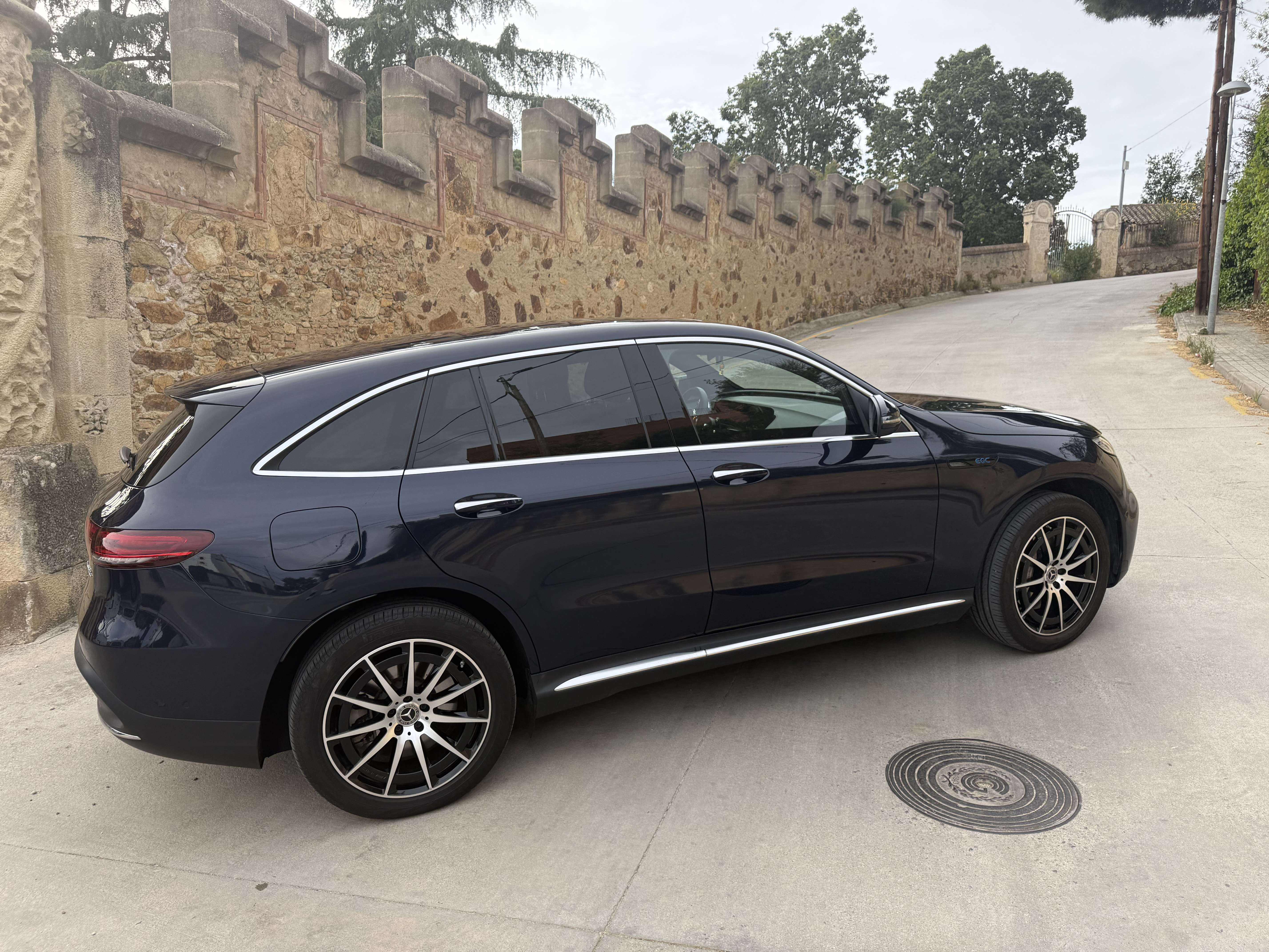 Mercedes-Benz EQC 400 4MATIC AMG - foto 1