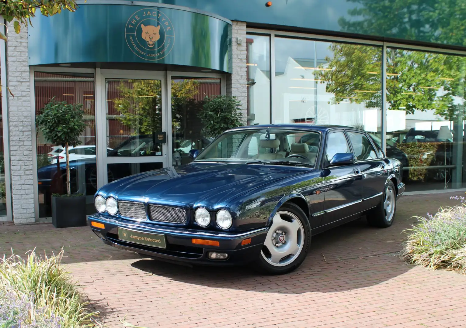 Jaguar XJR 4.0 - 1