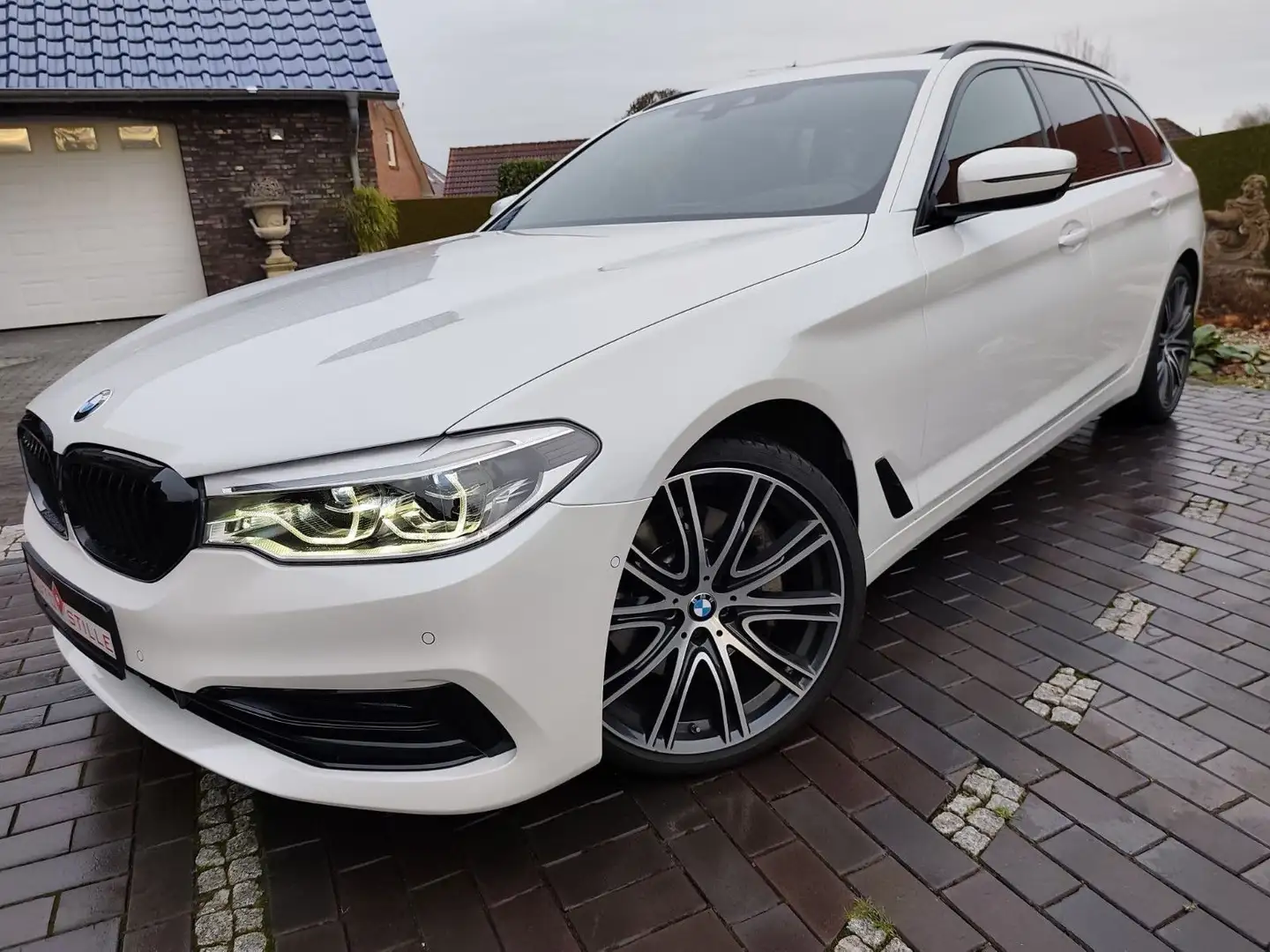 BMW 530 d°tour°Sport Line°Pano°Soft Close°20 Zoll Weiß - 2
