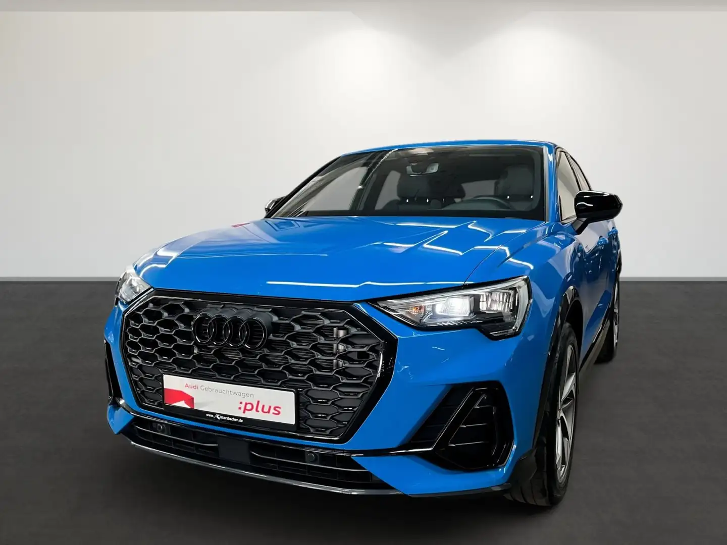 Audi Q3 35 TFSI s-line AssistenzPaket AHK Blau - 2