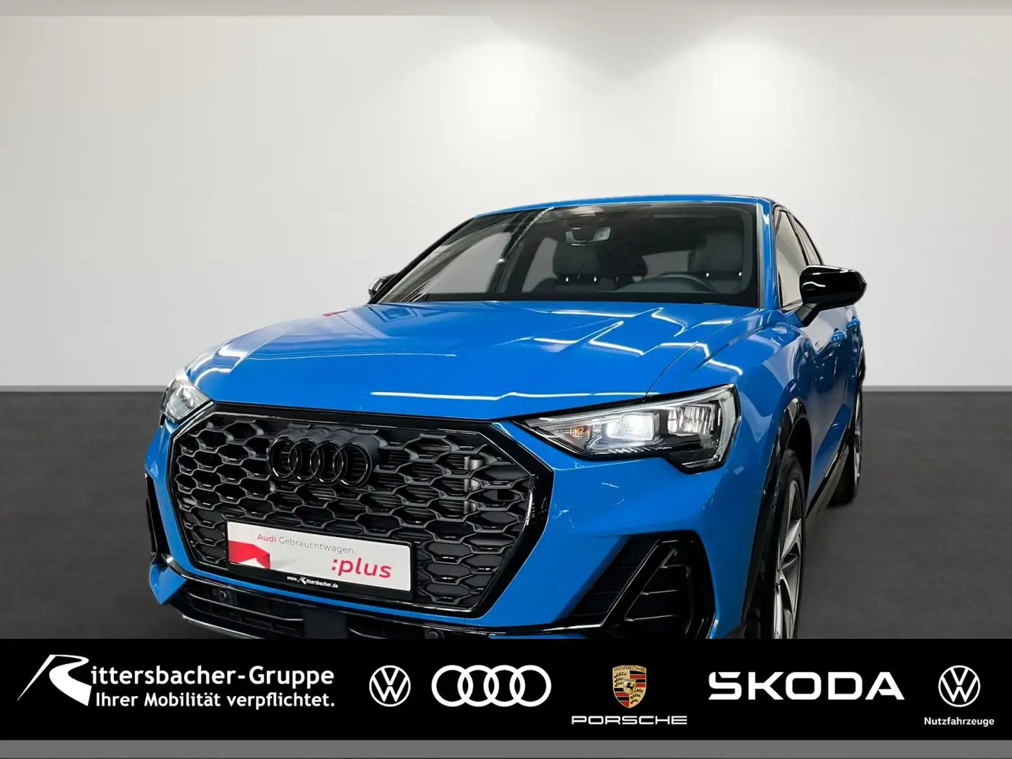 Audi Q3 35 TFSI s-line AssistenzPaket AHK Blau - 1