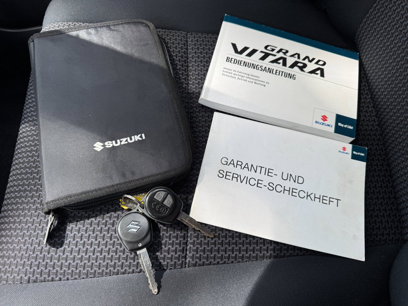 Suzuki Grand Vitara 1.6 Exclusive dealer onderhouden|climate control|t — photo 17