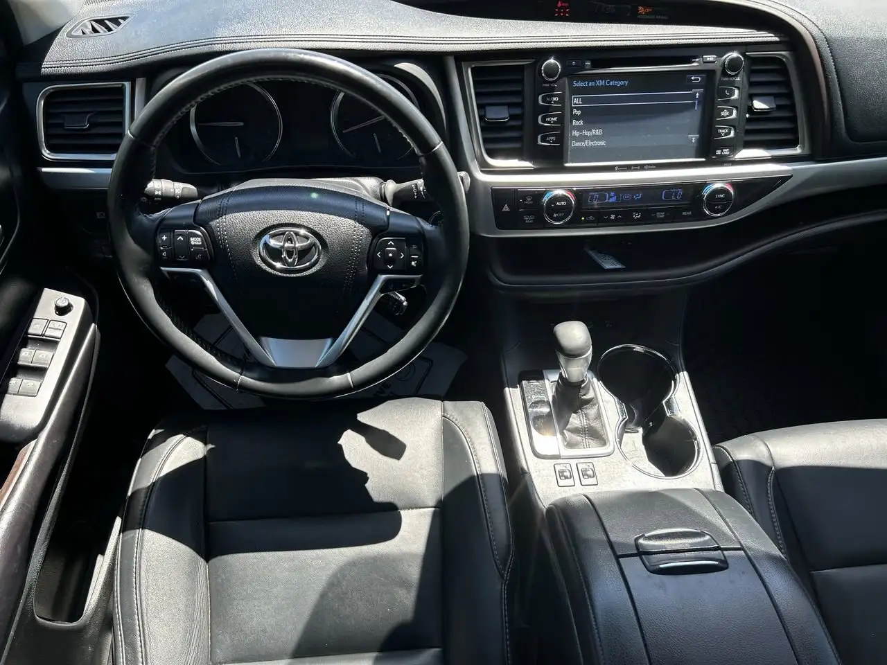 Toyota Highlander снимка Toyota Highlander