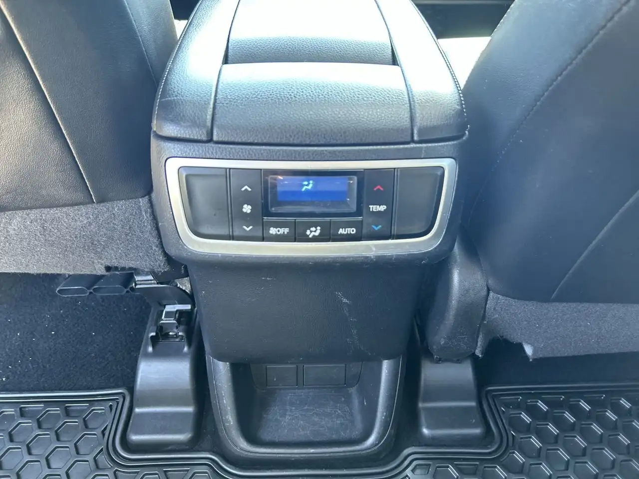 Toyota Highlander снимка Toyota Highlander