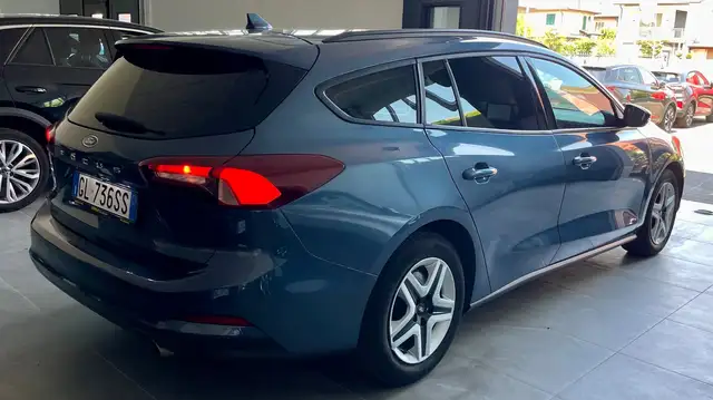 Ford Focus view 7