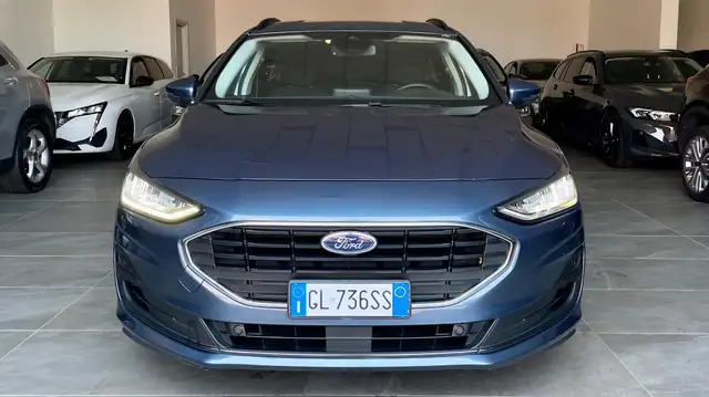Ford Focus view 2