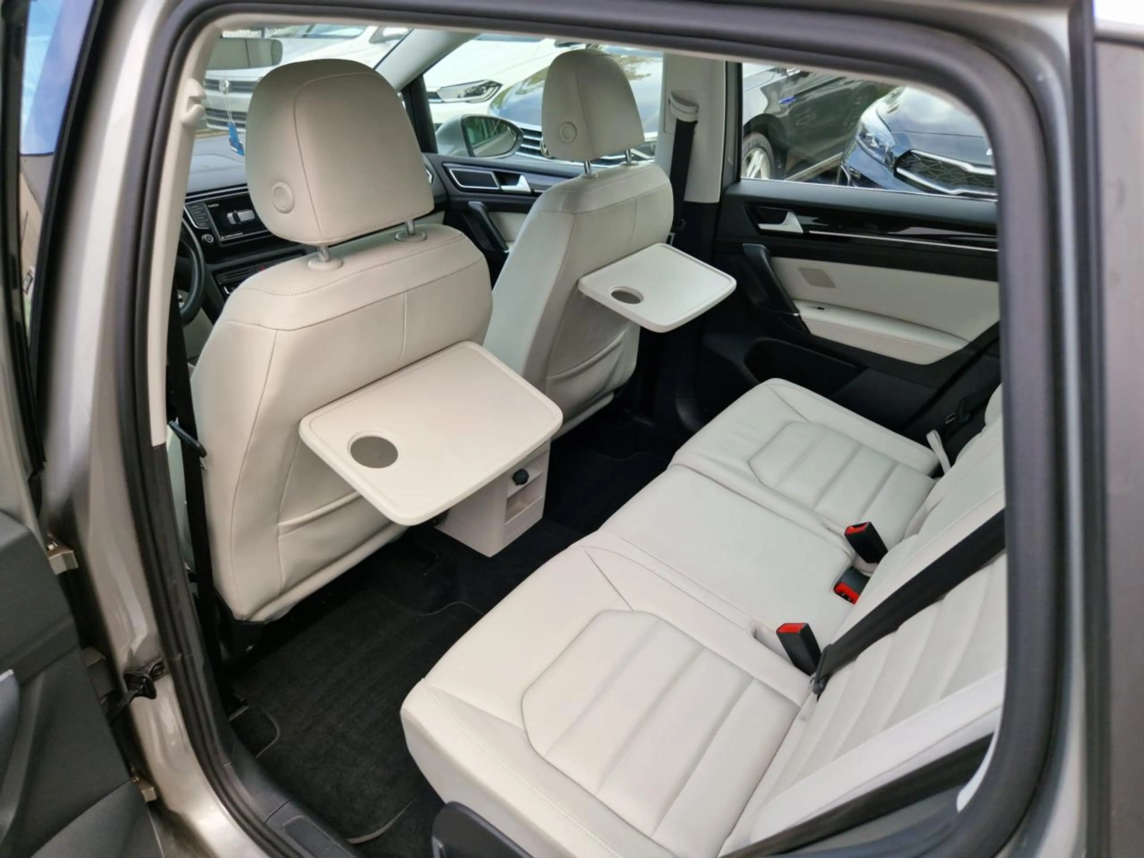 Volkswagen Golf Sportsvan 1.4 TSI Highline — photo 13